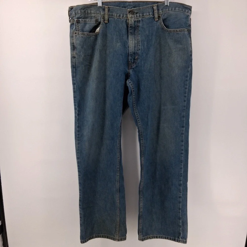Levi's 550 Jeans Mens 40x30 Medium Wash Blue Relaxed Fit Five Pocket Solid